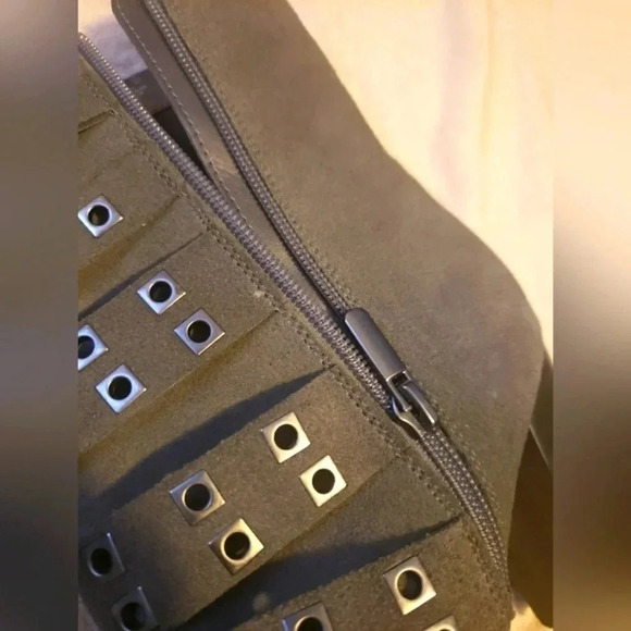 Women's Fergie Boots - Picture 7 of 8